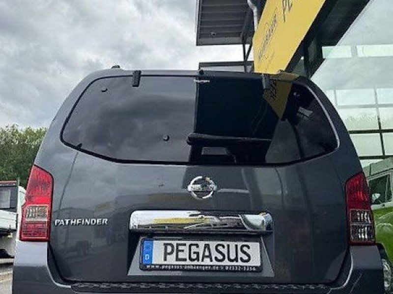 Nissan Pathfinder 3.0 SUV Geländewagen  Sitzer 3,5t Anh