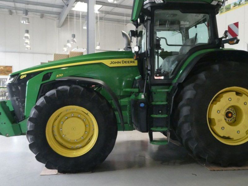 John Deere 8R370 Premium Edition. 900/60R42 Dæk og hjulvægte . Ring til Ulr