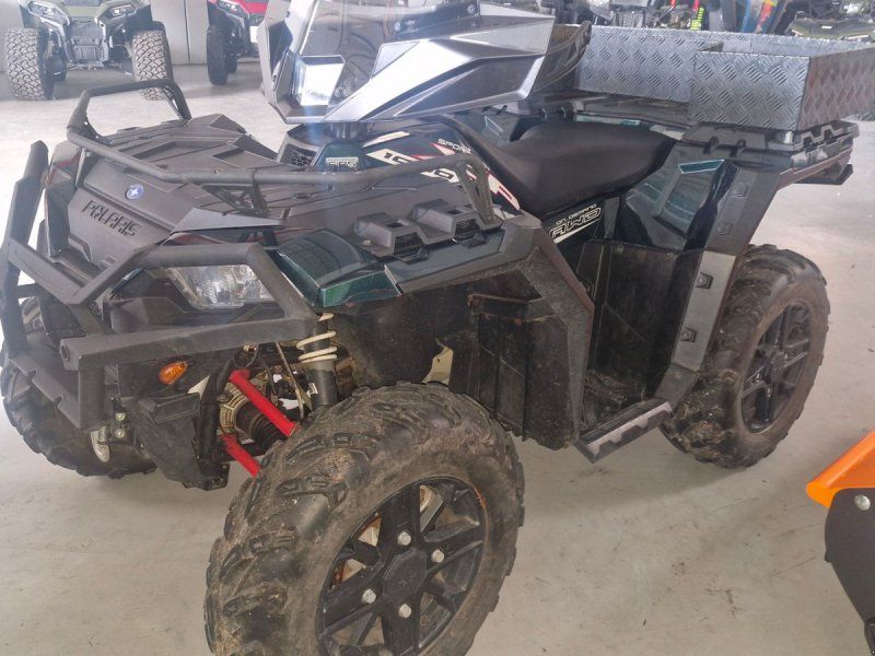 Polaris Sportsman XP 1000  Red edition