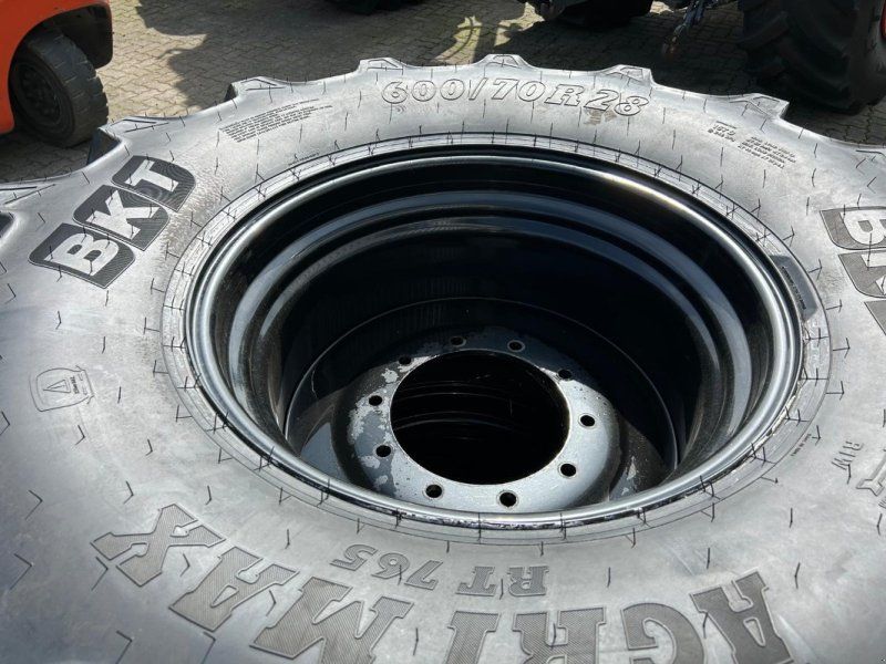 BKT 600/70R28 2 Stück