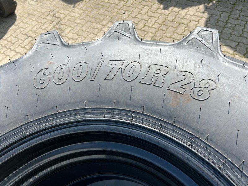 BKT 600/70R28 2 Stück