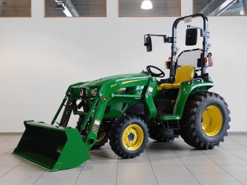 John Deere 3025E