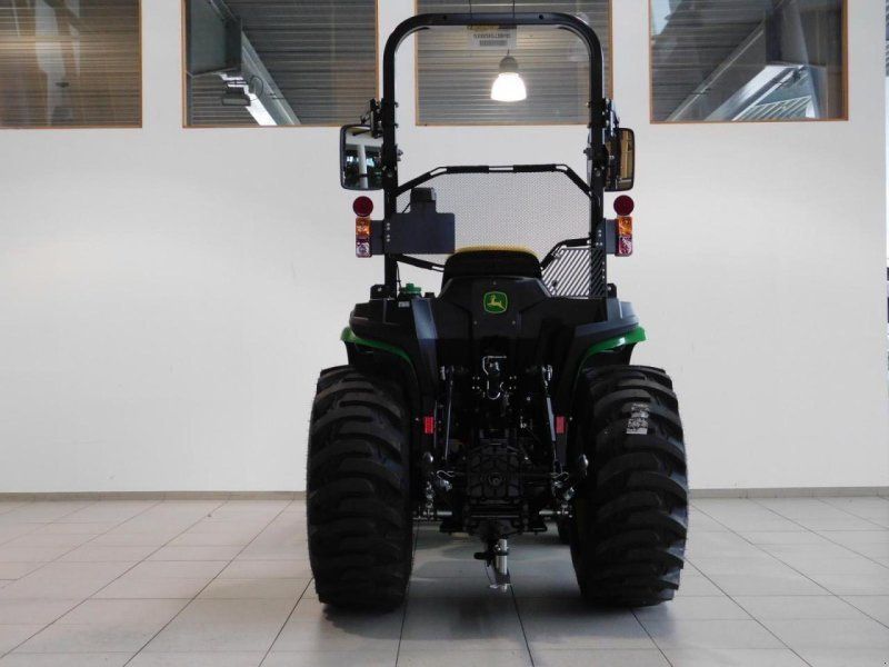 John Deere 3025E