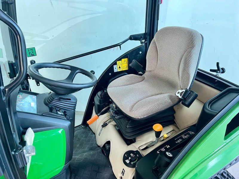 John Deere 1026R