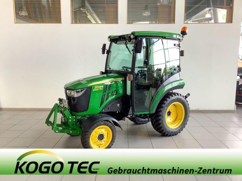 John Deere 2038R