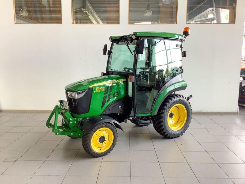 John Deere 2038R