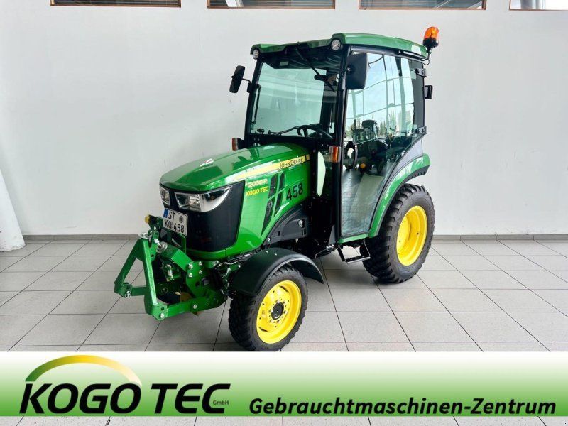 John Deere 2038R