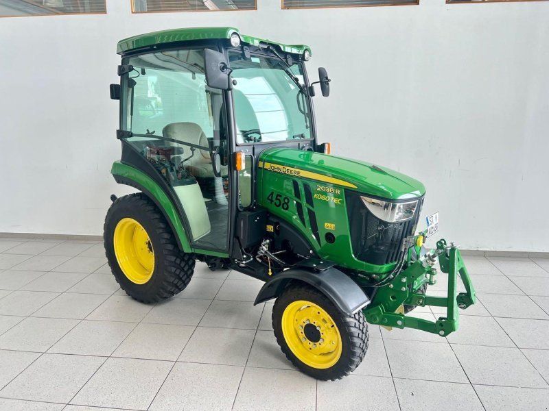 John Deere 2038R