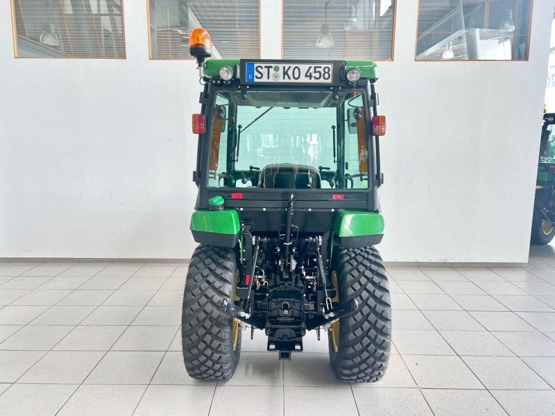 John Deere 2038R