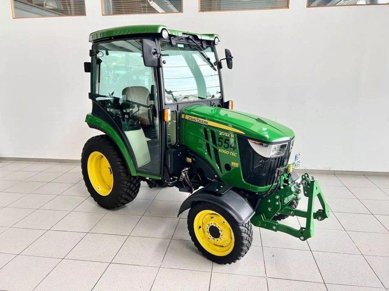 John Deere 2032R