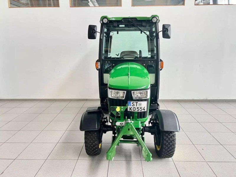 John Deere 2032R
