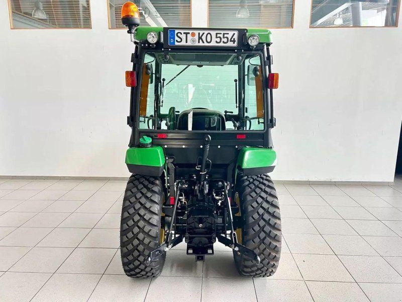 John Deere 2032R