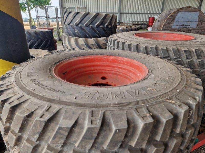 Alliance 600/70R30