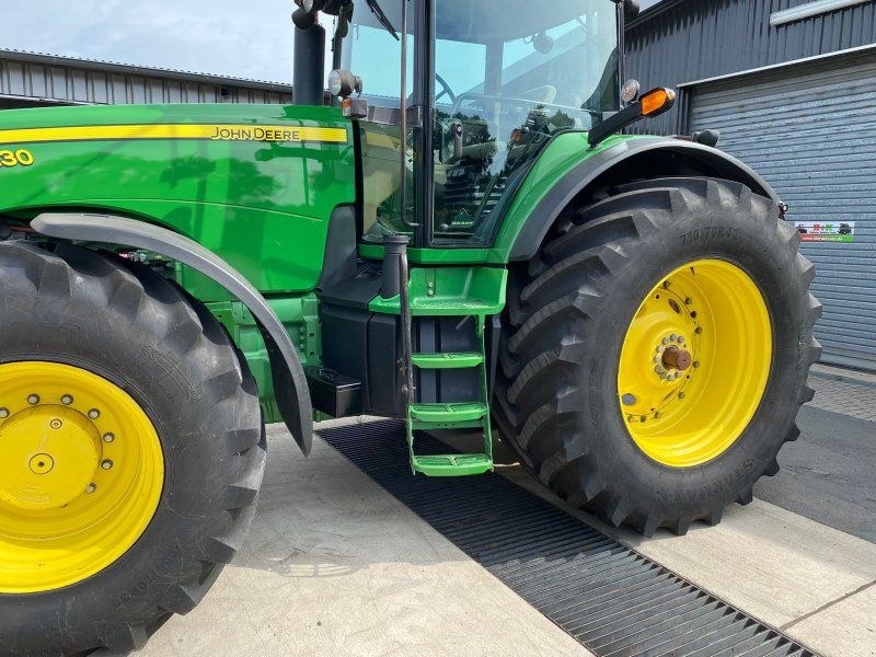 John Deere 8230 ILS