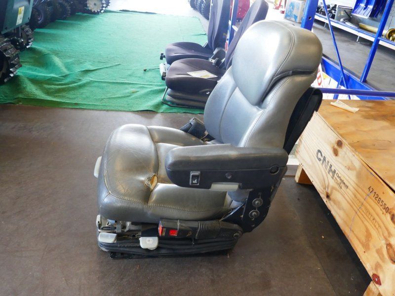 New Holland Fahrersitz