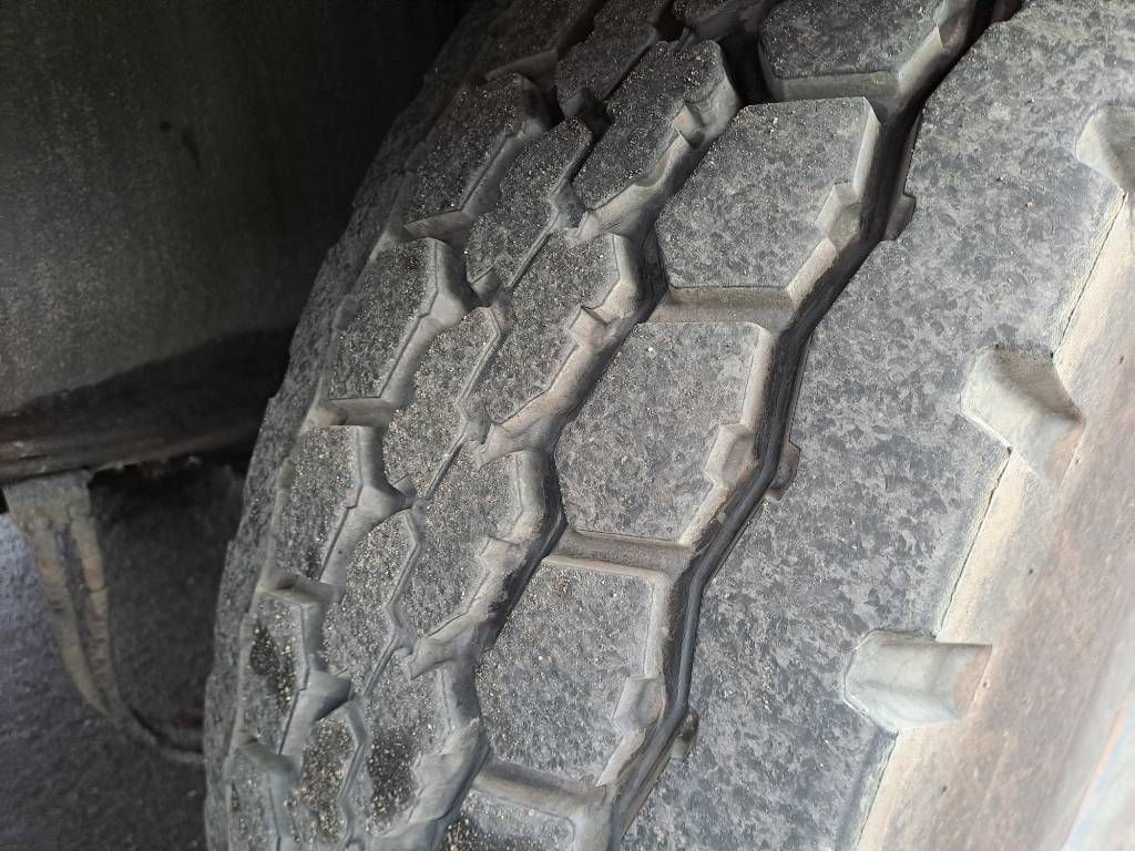 Grove GMK 5220