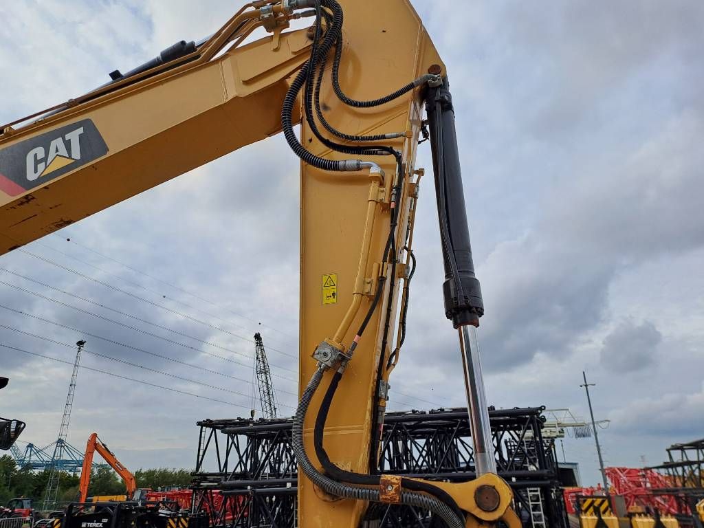 CAT 320 NG