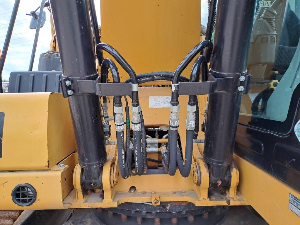 CAT 320 NG
