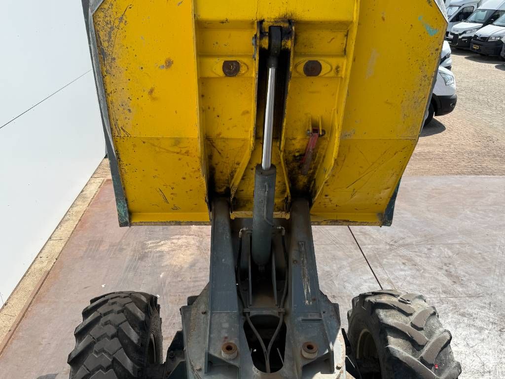 Wacker Neuson 6001- Tilt + Rotate / Only 2694 Hours!