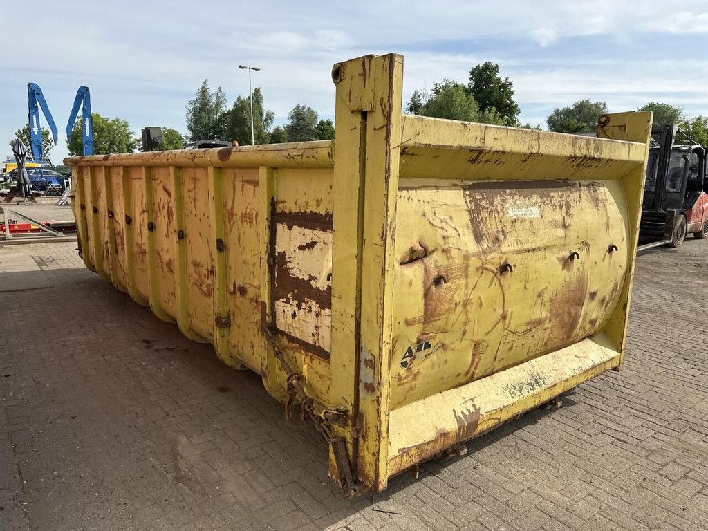 Dump truck body