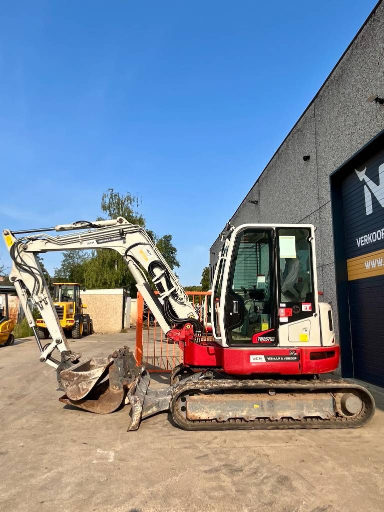 Takeuchi TB 257 FR
