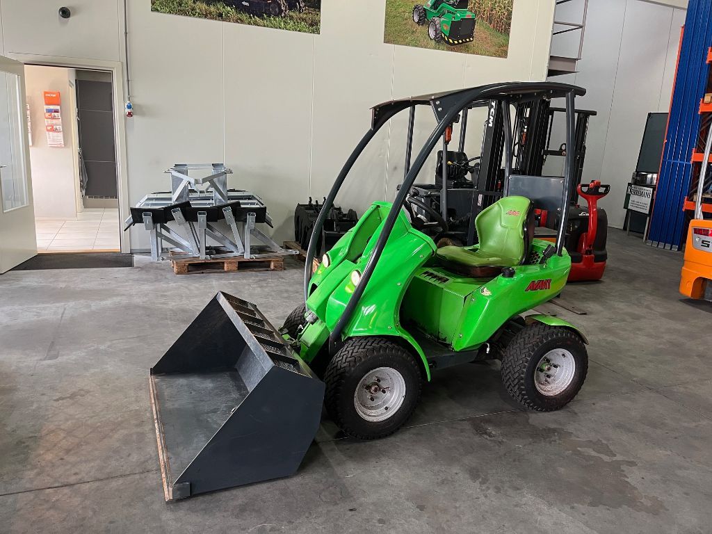 AVANT 220 Minishovel / Kniklader