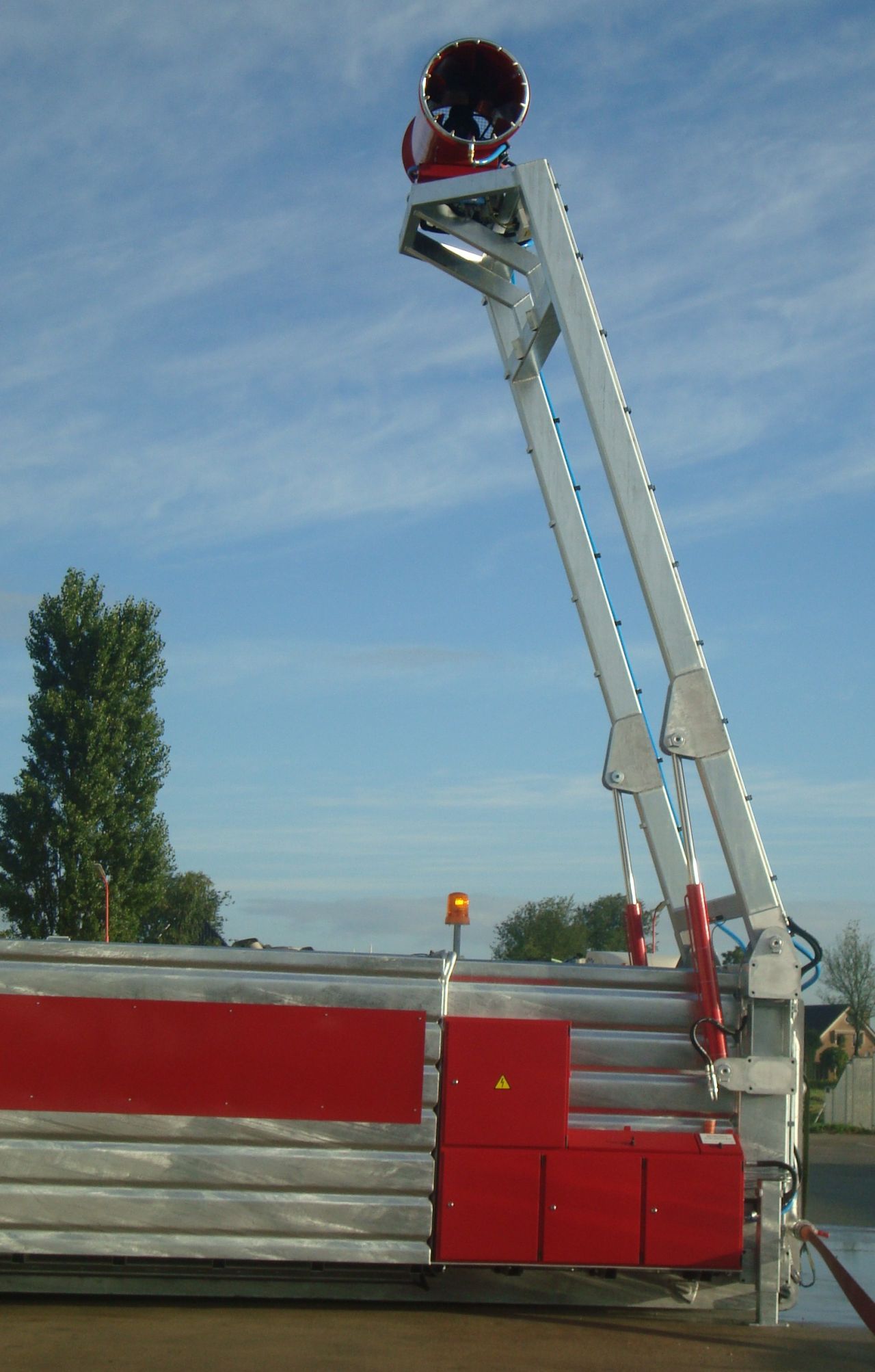 Nevelkanon op containerchassis compleet zelfvoorzienend aggrgaat