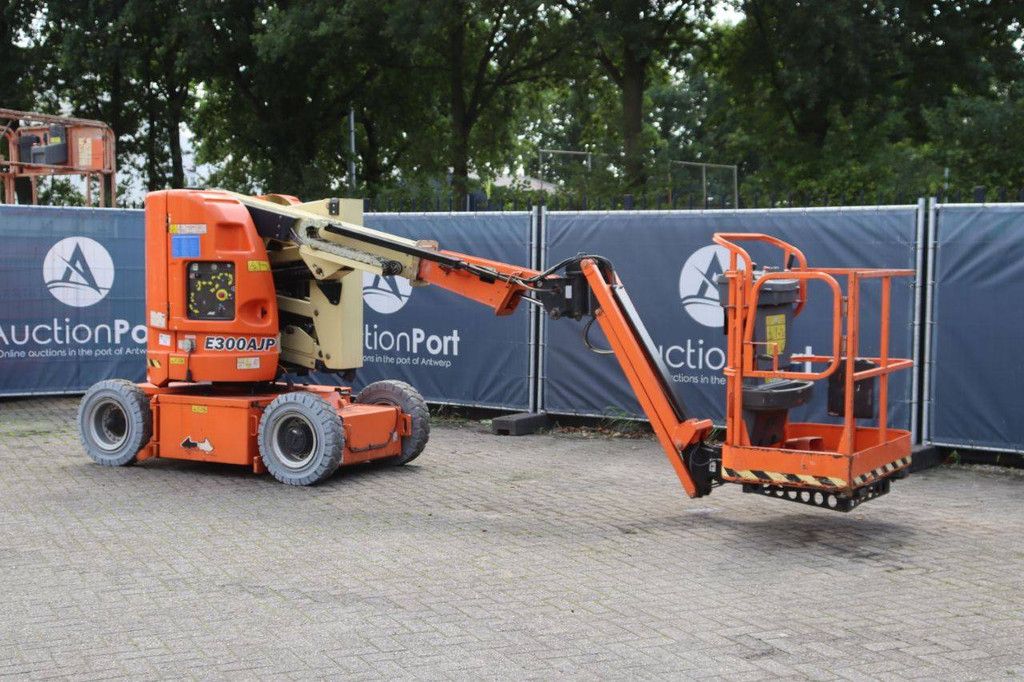 JLG E300AJP Electric 11.0m Articulated Boom Lift 2012