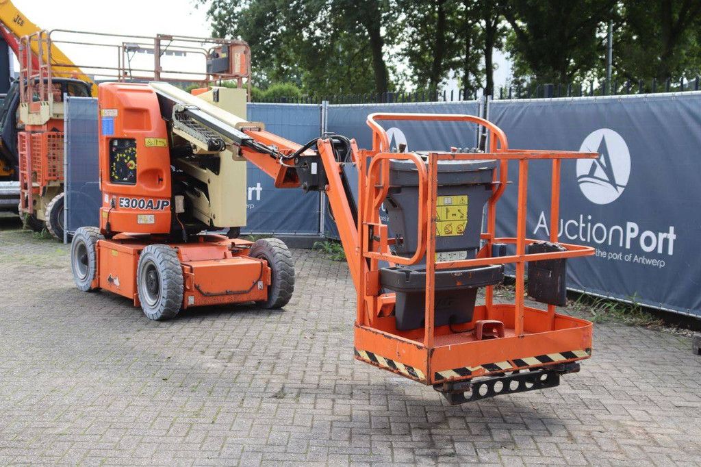 JLG E300AJP Electric 11.0m Articulated Boom Lift 2012