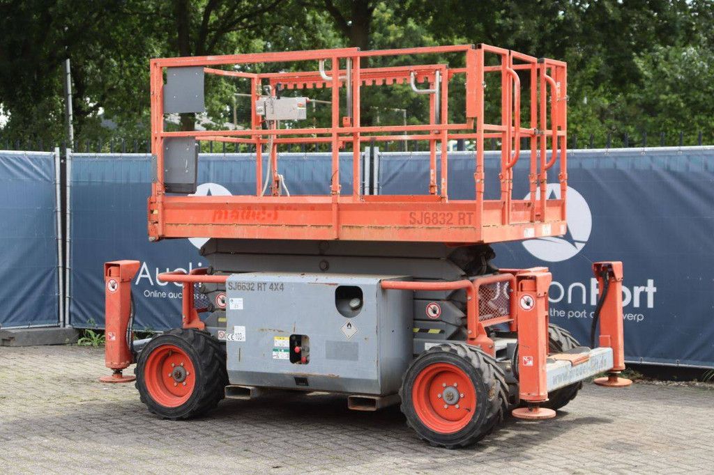 Scissor lift Skyjack SJ6832RT Diesel 11.7m 2014