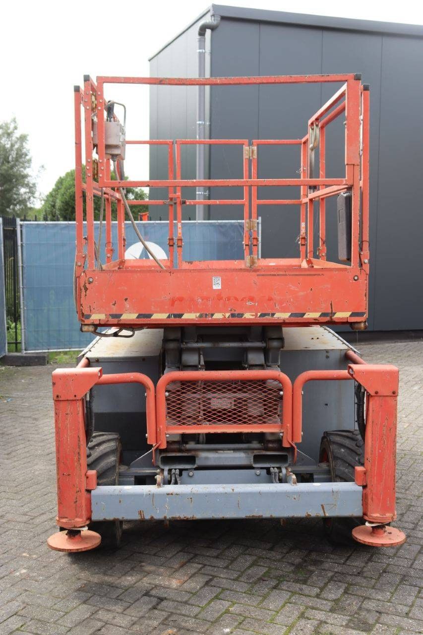 Scissor lift Skyjack SJ6832RT Diesel 11.7m 2014