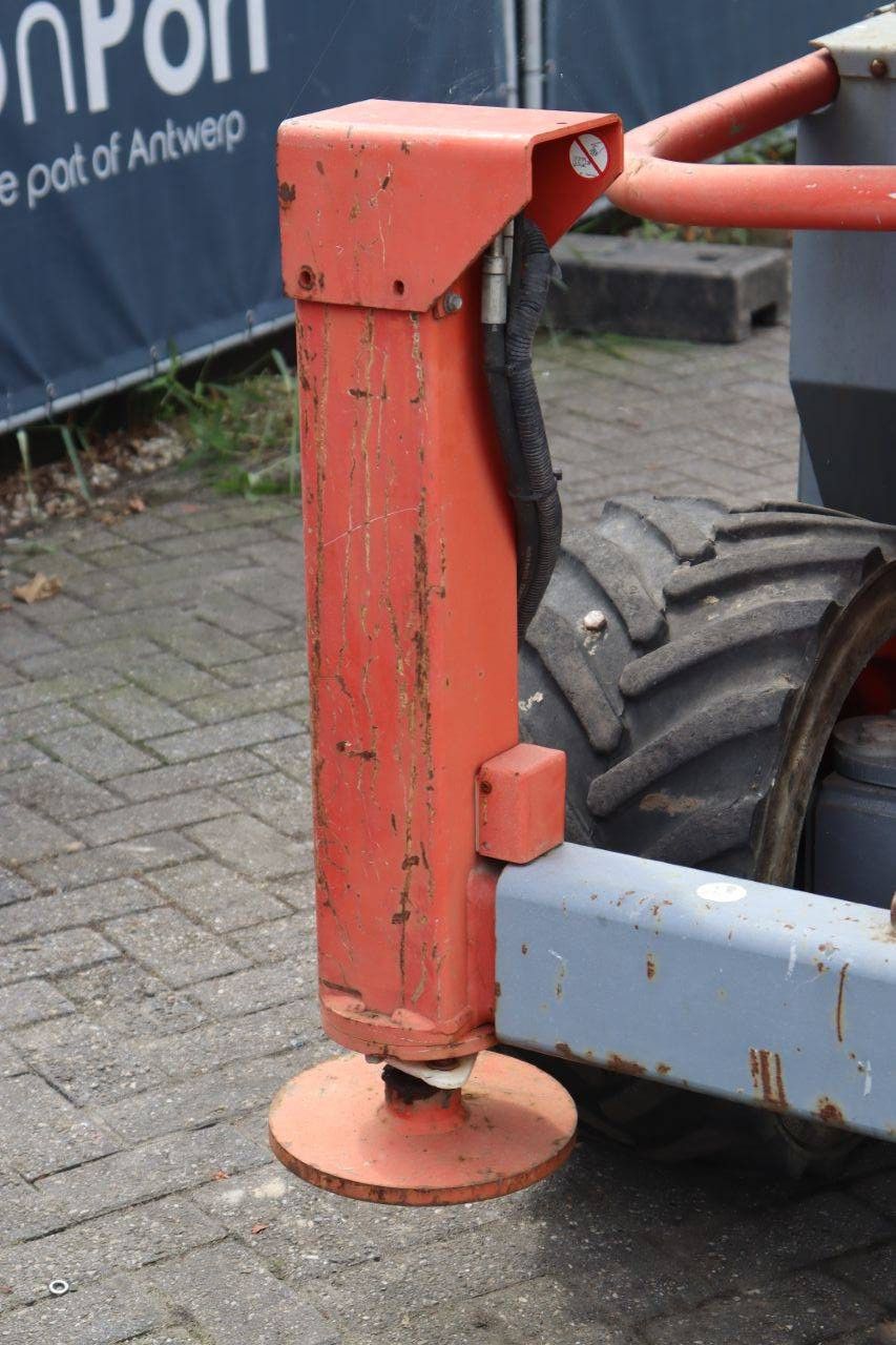 Scissor lift Skyjack SJ6832RT Diesel 11.7m 2014