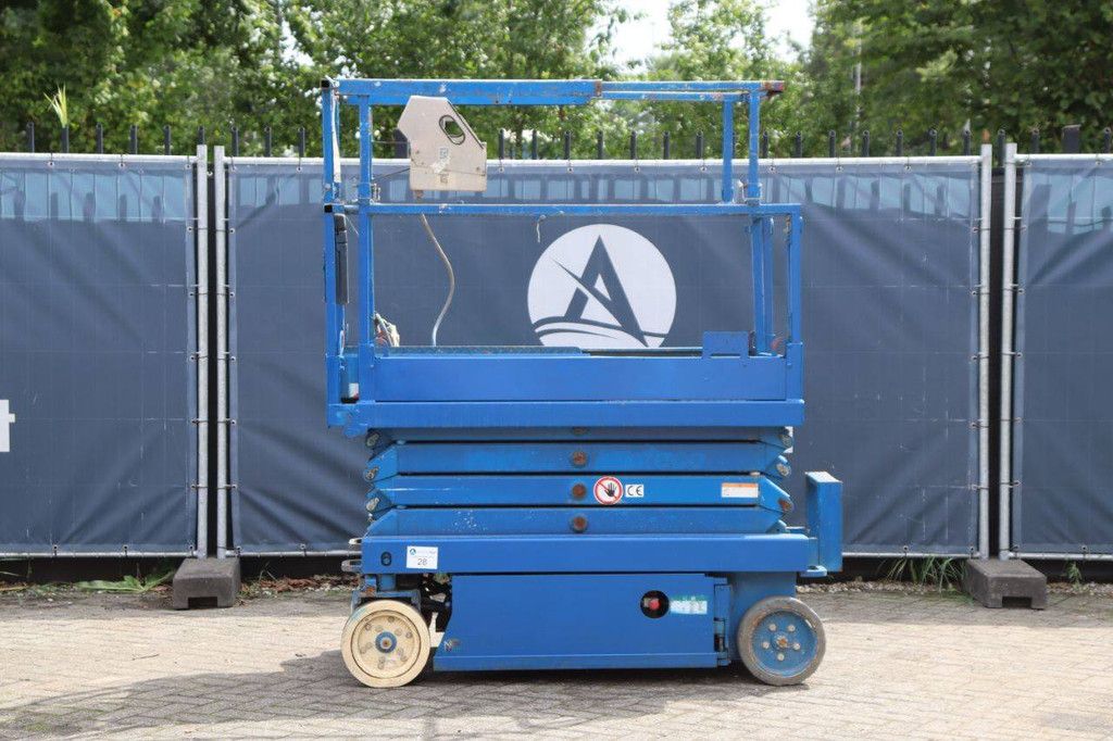 Scissor lift Skyjack SJ III 3219 Electric 7.8m 2015