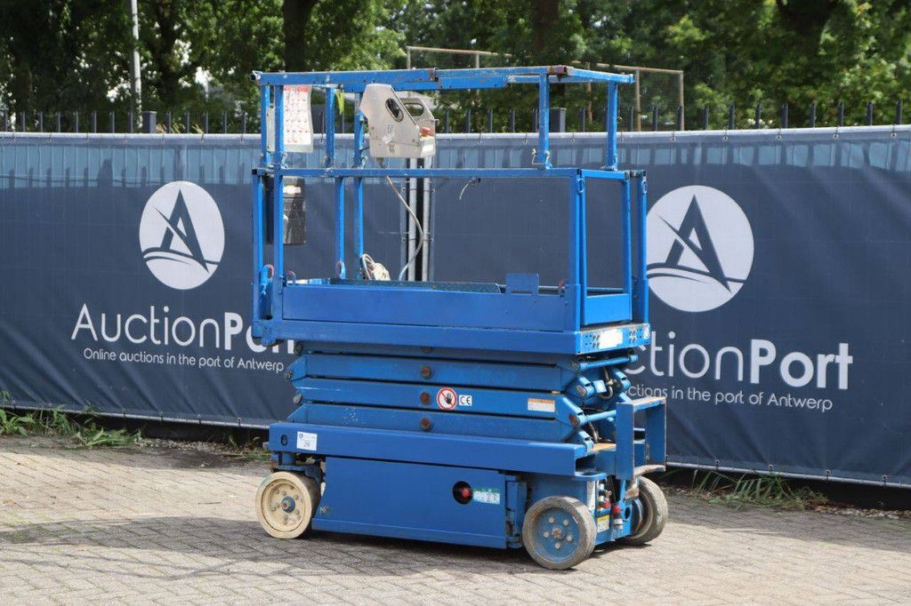 Scissor lift Skyjack SJ III 3219 Electric 7.8m 2015