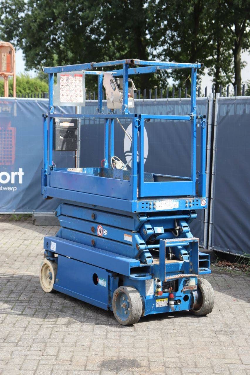 Scissor lift Skyjack SJ III 3219 Electric 7.8m 2015