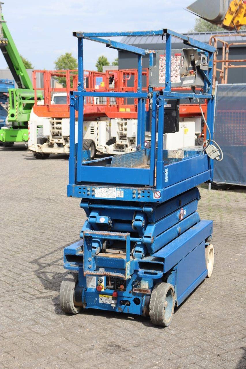 Scissor lift Skyjack SJ III 3219 Electric 7.8m 2015