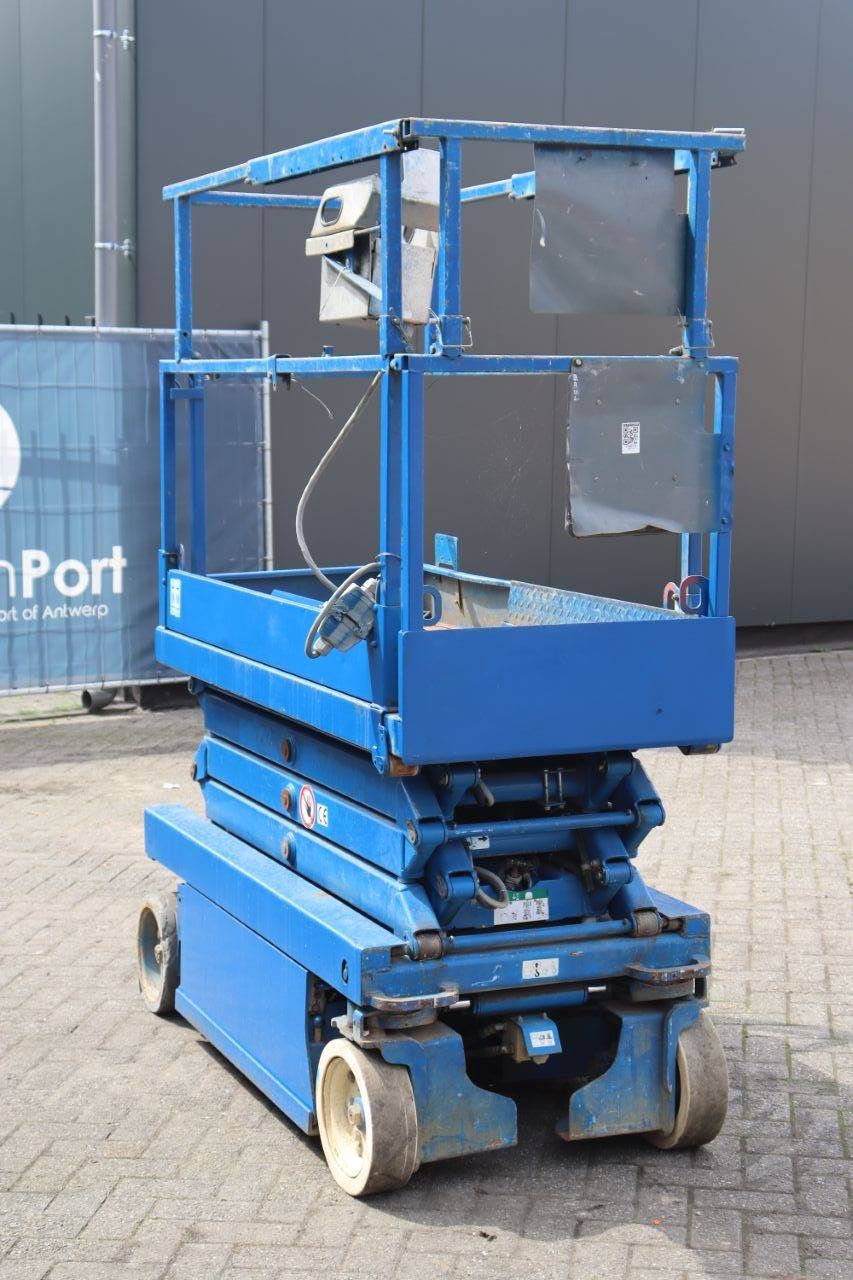Scissor lift Skyjack SJ III 3219 Electric 7.8m 2015