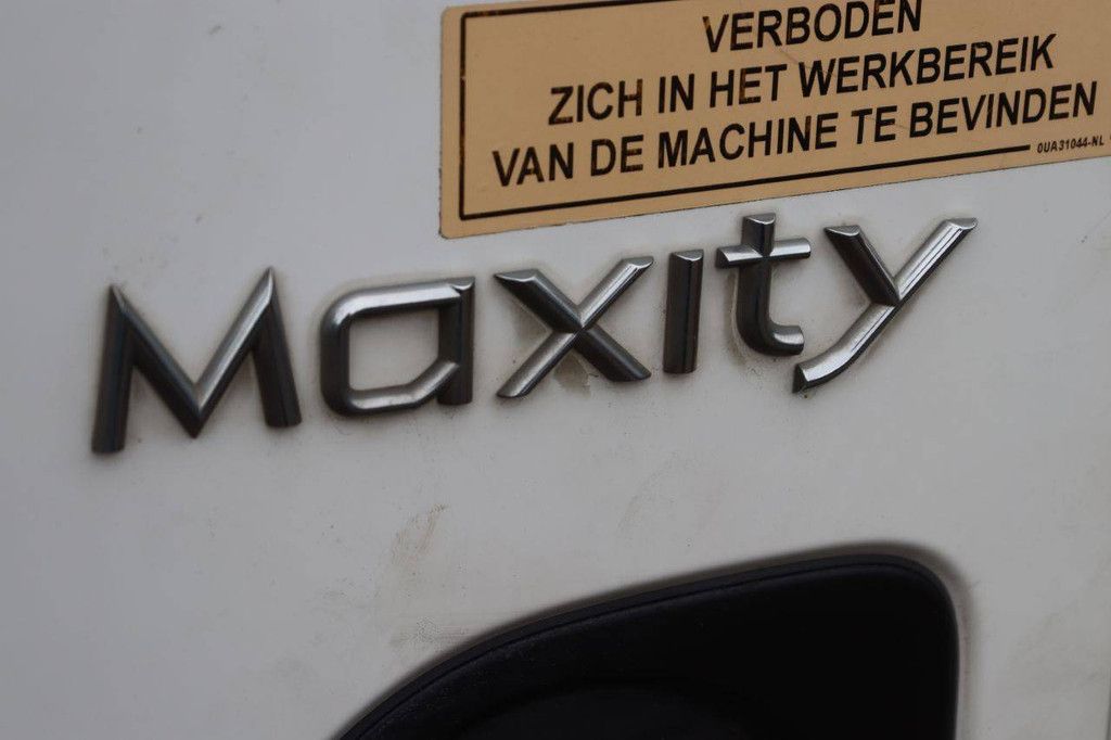 Autohoogwerker Renault Maxity Diesel