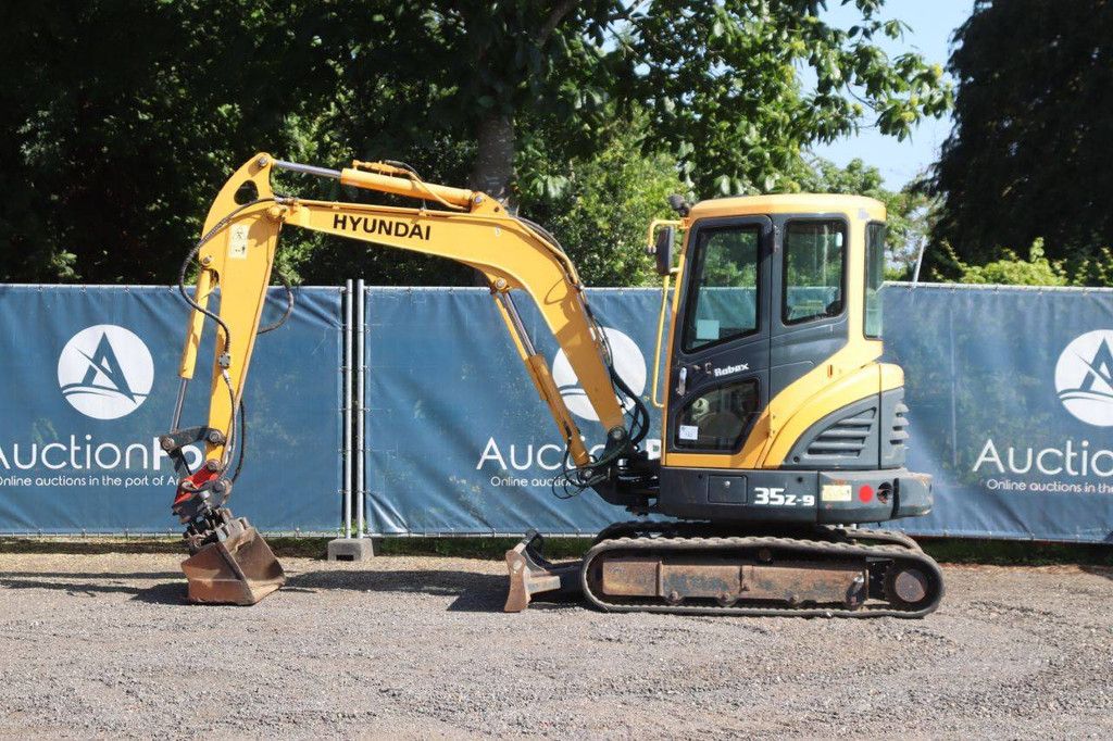 Crawler excavator Hyundai Robex 35Z-9 Diesel 27hp 2015