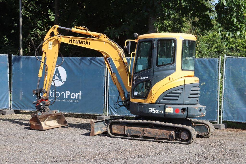 Crawler excavator Hyundai Robex 35Z-9 Diesel 27hp 2015