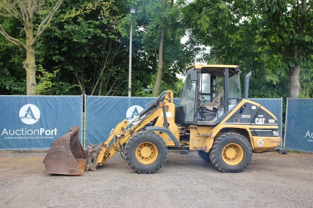 Wheel loader Caterpillar 908 Diesel 2001