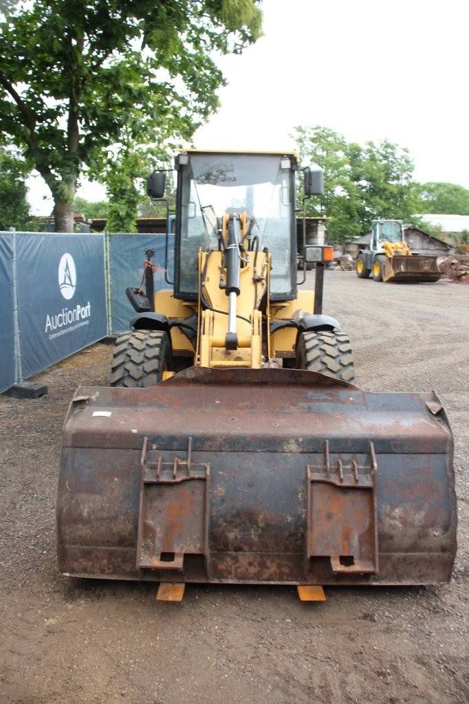 Wheel loader Caterpillar 908 Diesel 2001