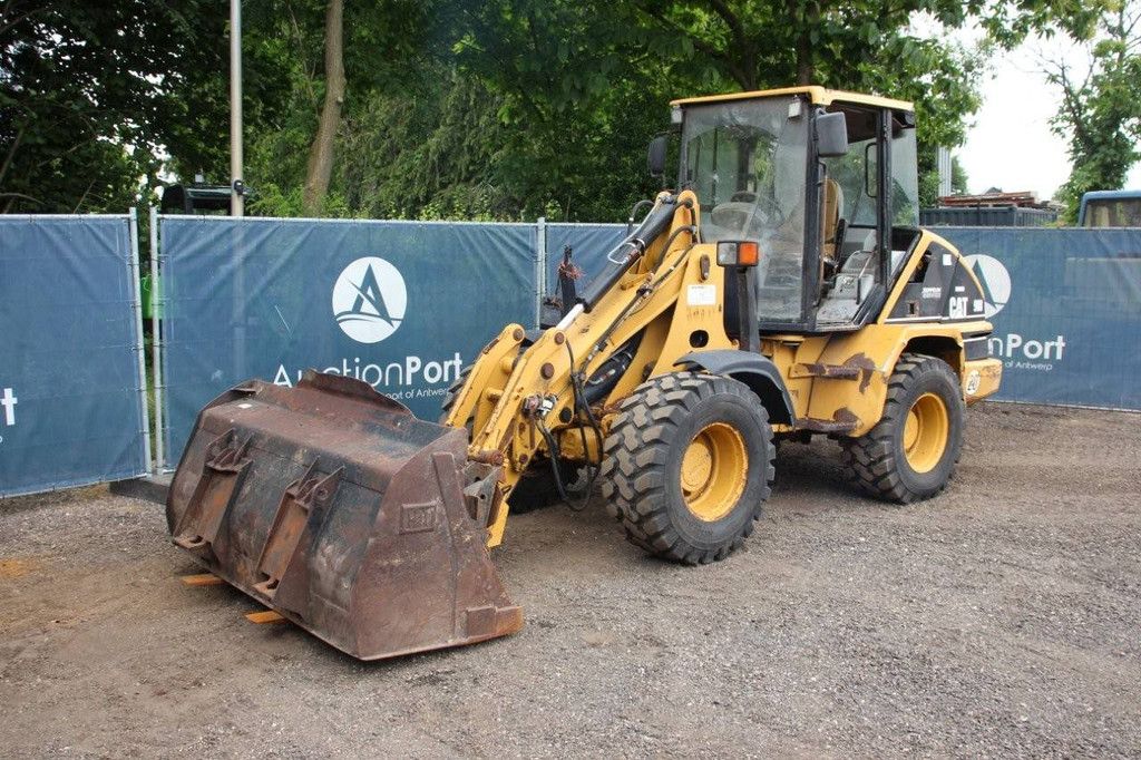 Wheel loader Caterpillar 908 Diesel 2001