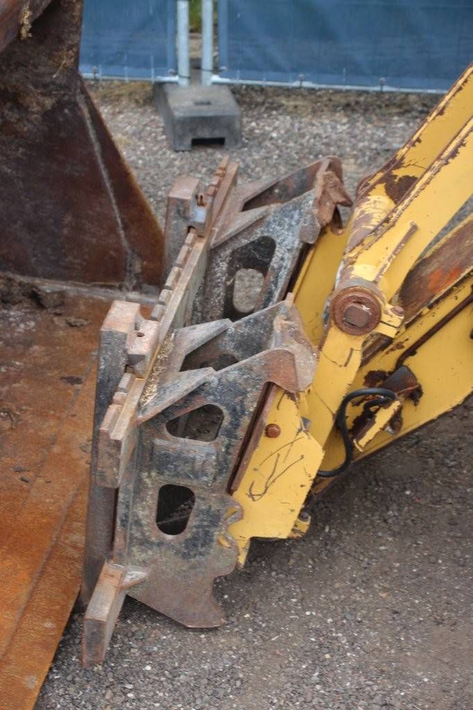 Wheel loader Caterpillar 908 Diesel 2001