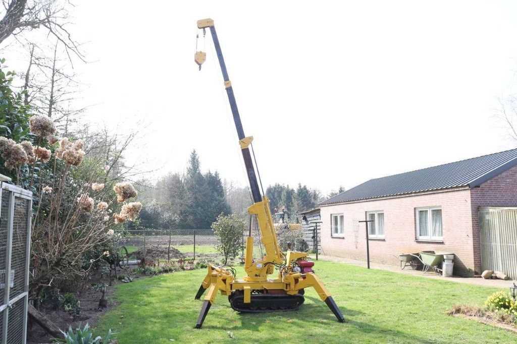 Toa CC-204 Petrol Crane