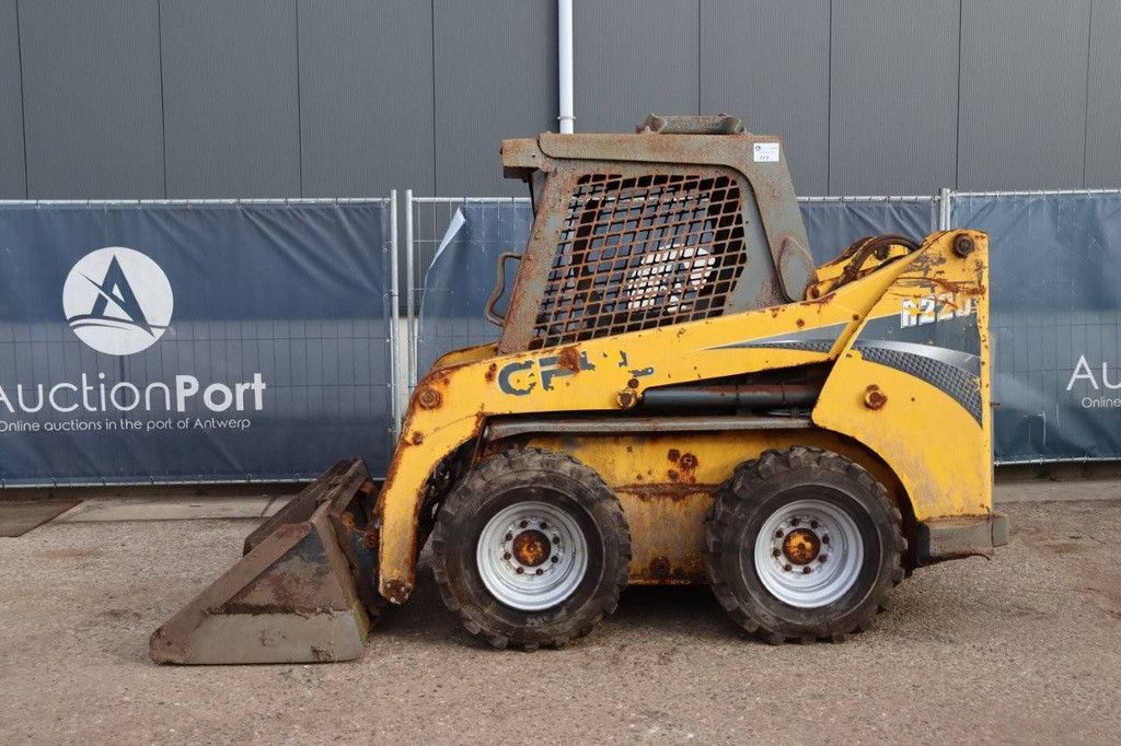 Schranklader Gehl R220 Diesel