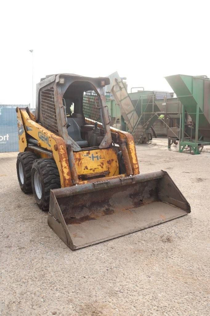 Schranklader Gehl R220 Diesel