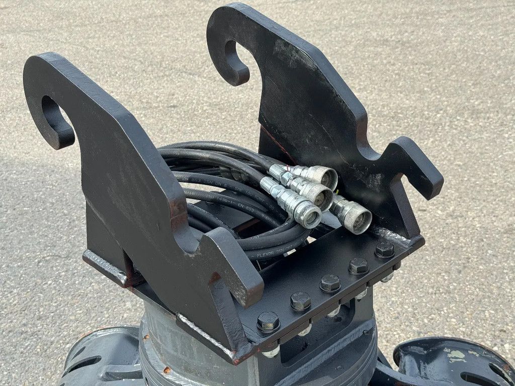 Mustang GRP 150 Roterende Sorteergrijper CW 10
