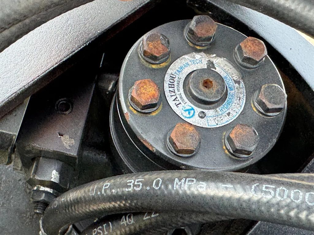 Mustang GRP 150 Roterende Sorteergrijper CW 10