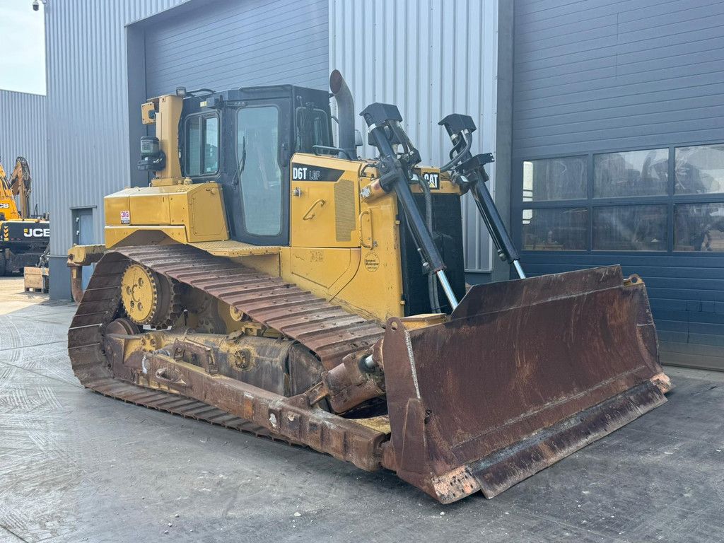 Caterpillar D6T LGP